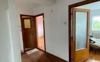 Apartament 3 camere de vânzare  – Str. C R Vivu, zona centrală! - Poză 2