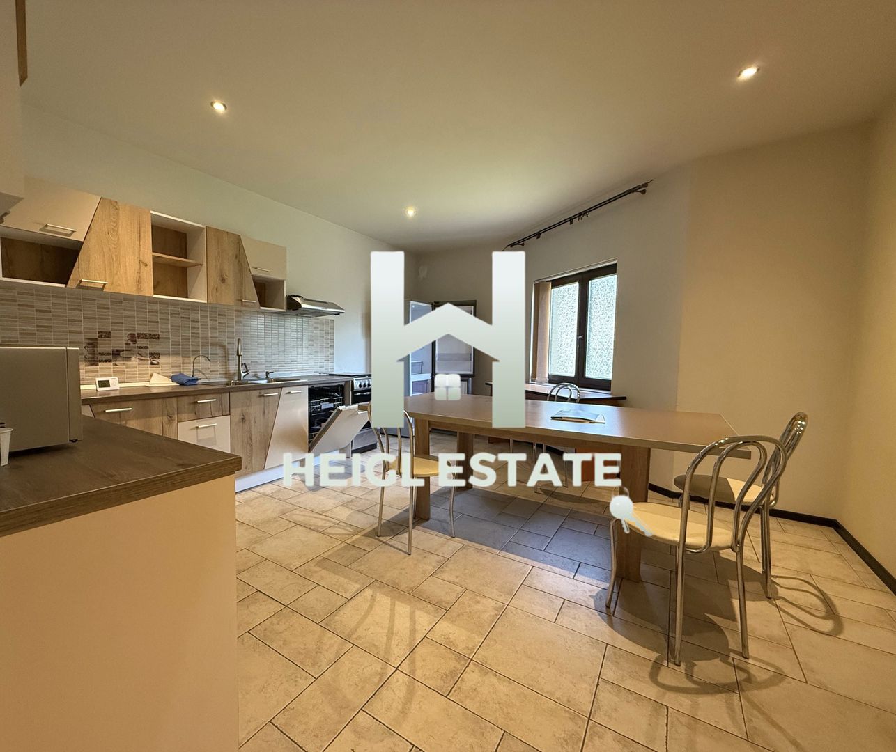 Casa individuala—perfecta pentru familie sau business - Poză 6