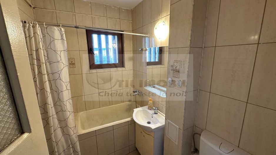 Apartament cu 2 camere decomandat - Gradina Copou - 125.000 euro ! - Poză 3