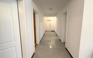 Vila spatioasa cu 9 camere foisor magazie curte amenajata complet - Poză 10