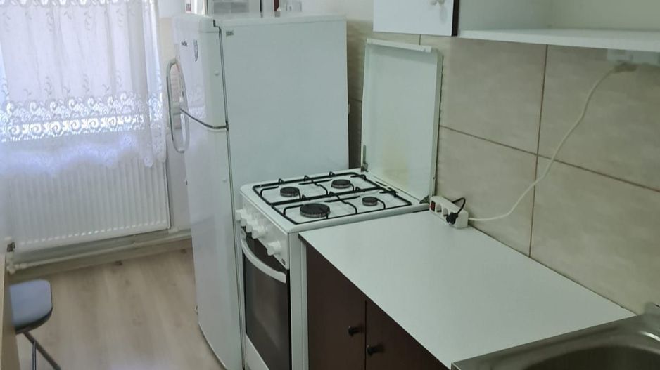 Apartament cu o cameră de închiriat în IC FRIMU - Poză 7