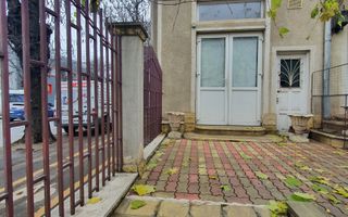 Spatiu comercial 39,22 mp + 18,17 mp pivnita + curte 18 mp - sos. Viilor - Poză 20