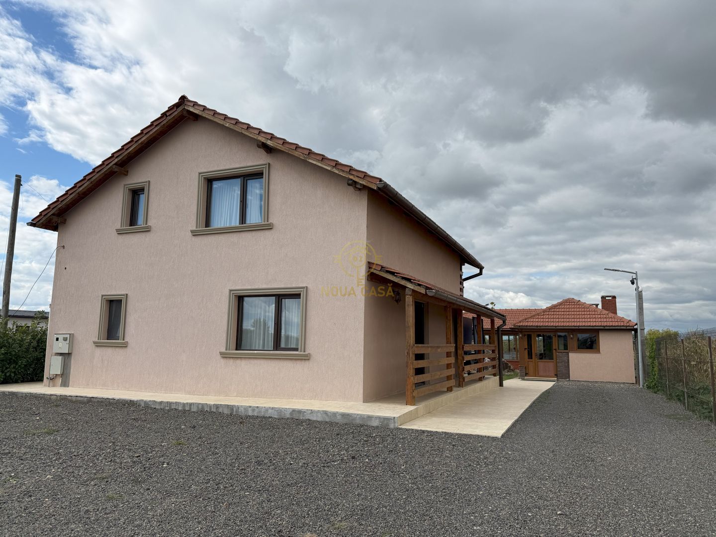 Vila de vanzare in APA-NORD  cu 2 Piscine/Zona de Relaxare/Acces lac - Poză 9