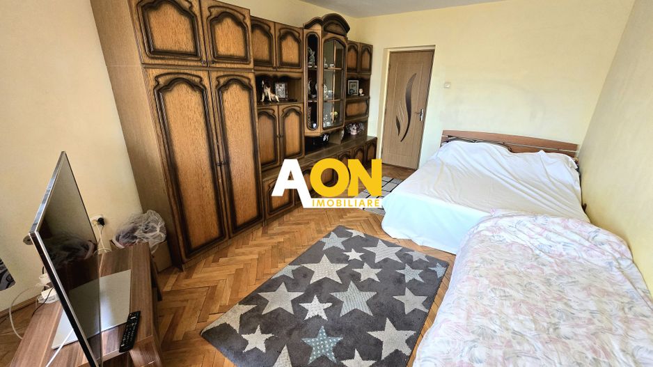 Apartament cu 3 Camere, Etaj Intermediar, Lift, Zonă Ultracentrală - Poză 4