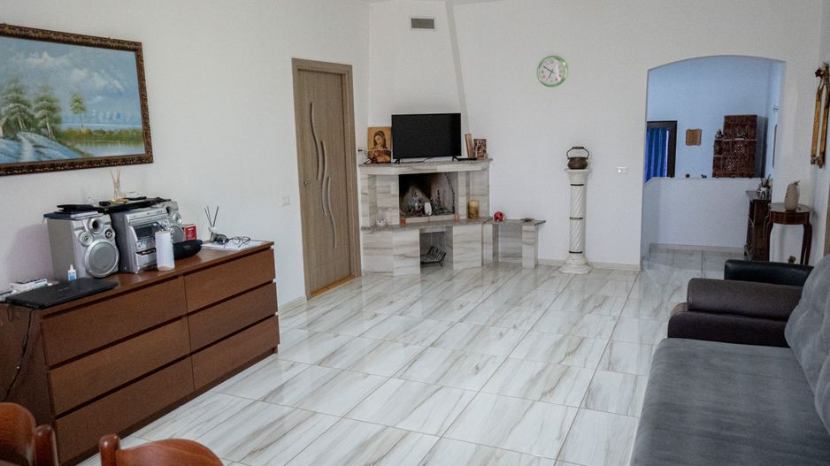 Casă de vânzare Furceni – 7 camere, teren 8.000 m - Poză 7