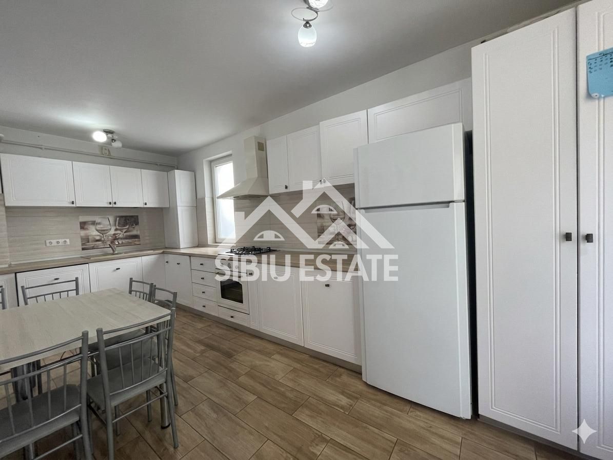 Apartament 3 camere cu grădină 100 mp.  loc de parcare-Calea Cisnadiei - Poză 4