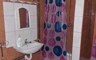 Casa cu 15 camere de vanzare in Bazna, Sibiu ( azil, pensiune) - Poză 14