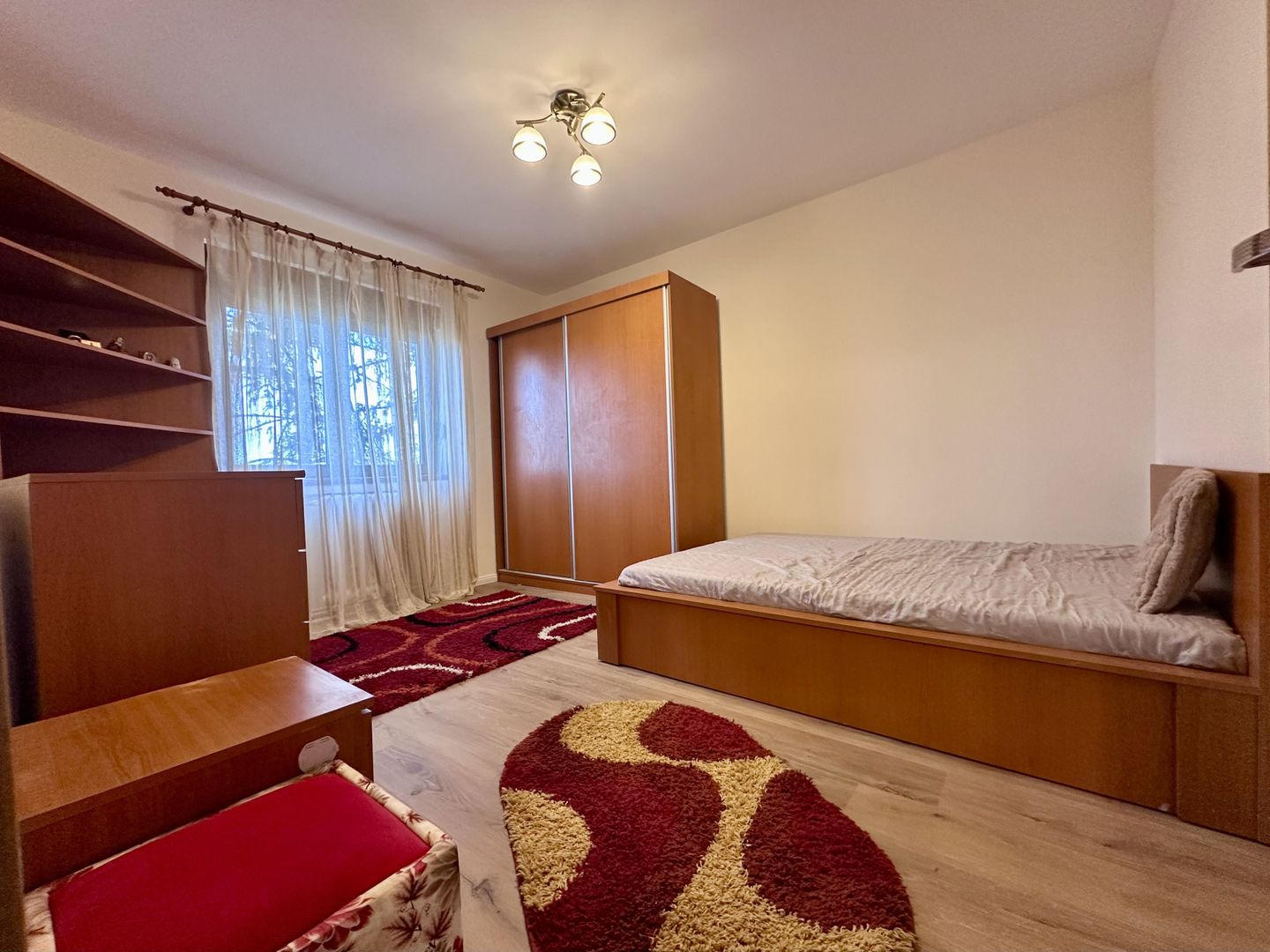 Apartament decomandat 3 camere de închiriat în Piața Bălcescu - Poză 11