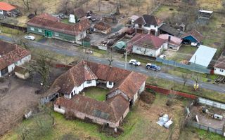 Casă impresionantă, cu anexe în Dezna-Moneasa! - Poză 38