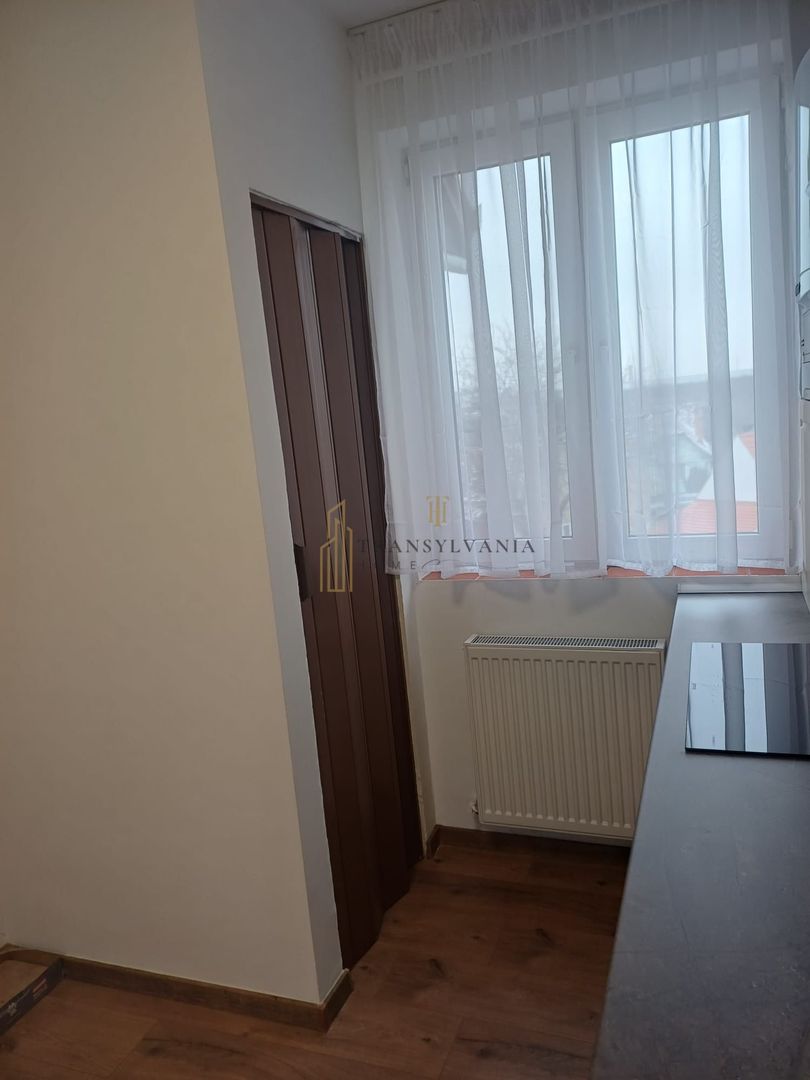 Apartament 2 camere, decomandat - Poză 2