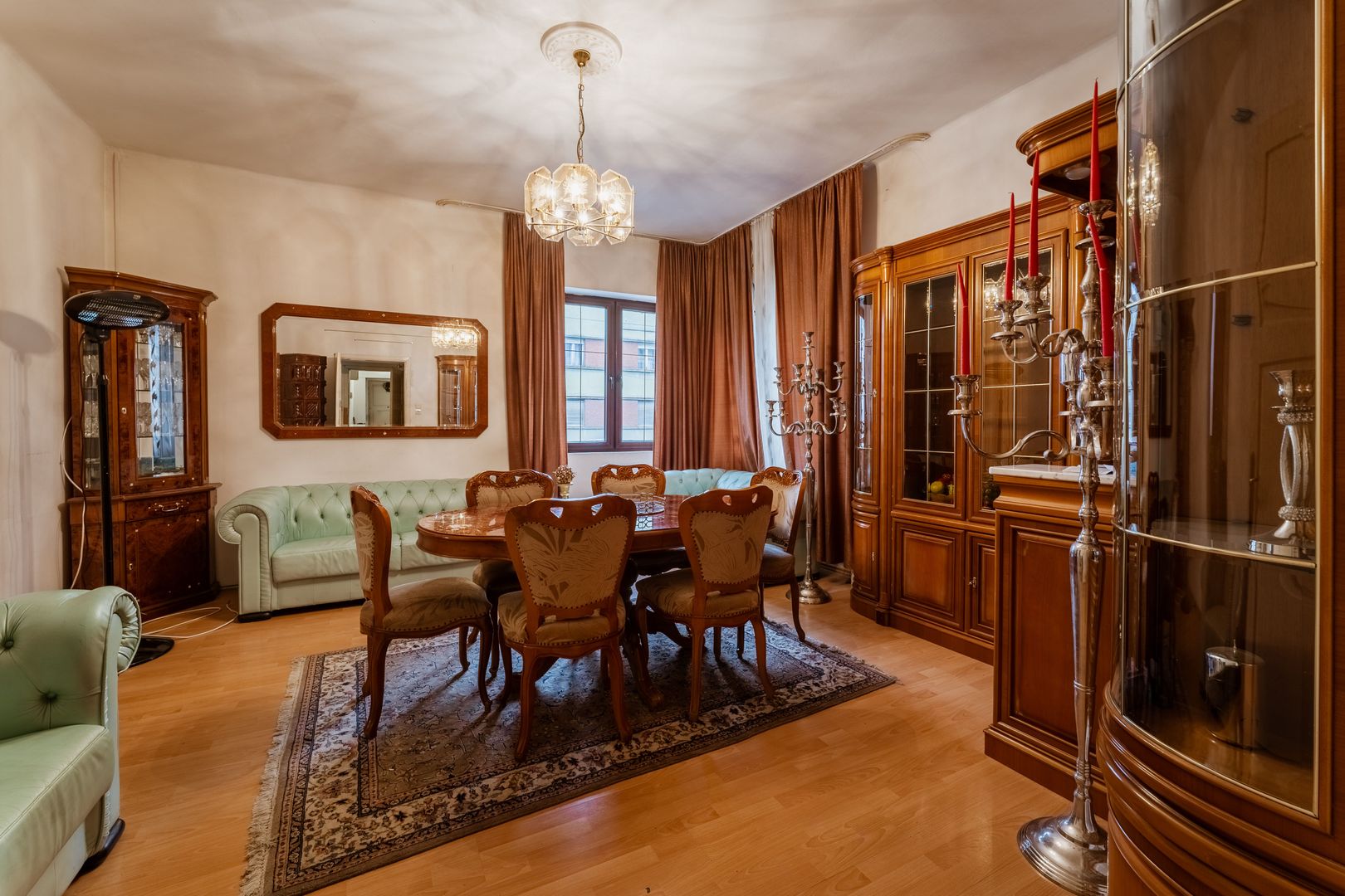 Vilă situată pe Calea Romanilor - Poză 4