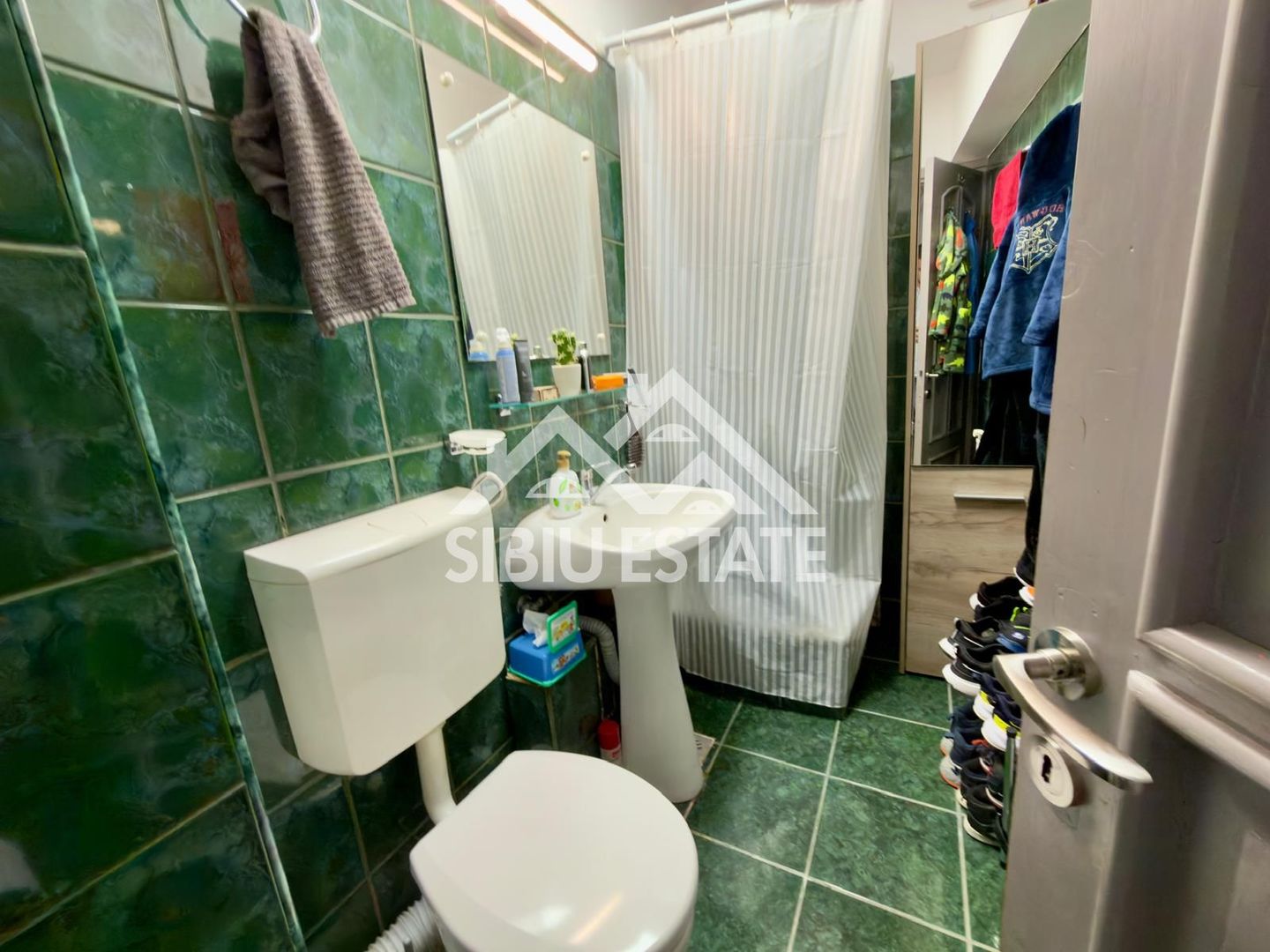 Apartament 75 mp. 3 camere 3 balcoane  decomandat in Sibiu- Terezian - Poză 8