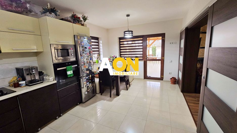 Casa 4 camere, mobilata, utilata, 500 mp teren, asfalt, Alba-Micesti - Poză 6