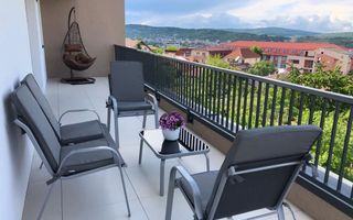 Apartament 3 camere aflat la 2 pași de UMF! Disponibil din 1 August - Poză 2