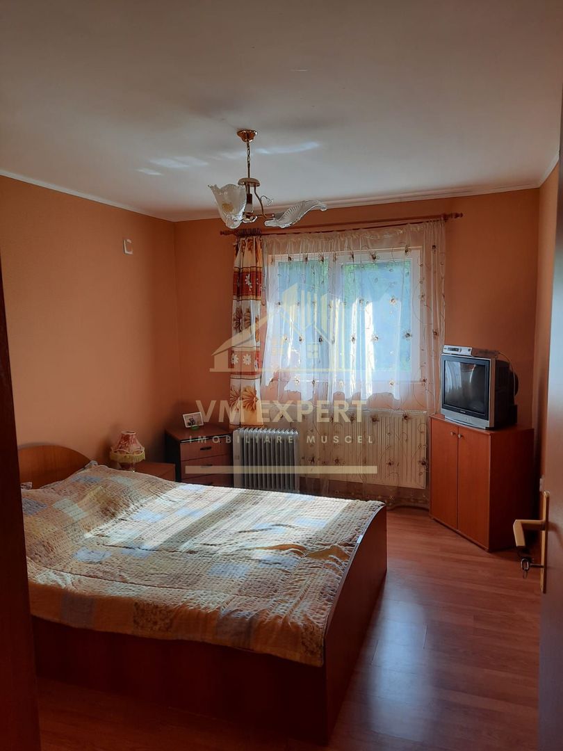 VILA 6 CAMERE TEREN, 825 MP, BEREVOIESTI, ARGES - Poză 5