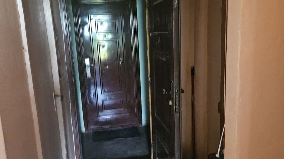 BRASADAS vinde garsonieră NEFINISATA Ostrovului etaj 2/4. - Poză 7