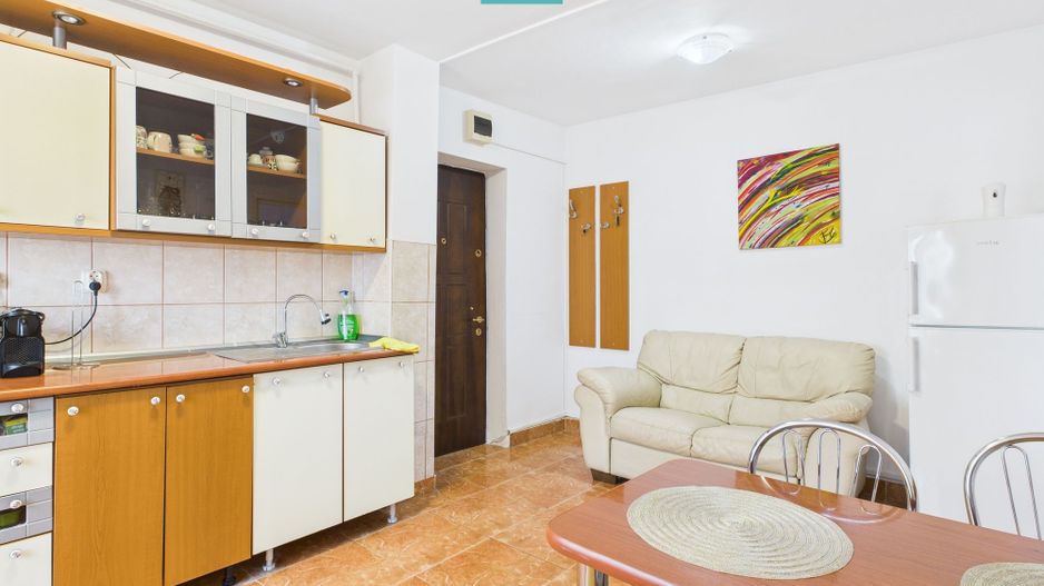 Apartament spațios, 3 camere ultracentral. - Poză 3