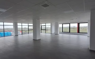 Hale industriale+Cladire de Birouri de inchiriat zona Aeroport - Poză 13