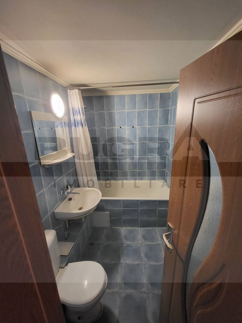 Apartament de 2 camere, decomandat, etaj intermediar, cartier Plopilor - Poză 4