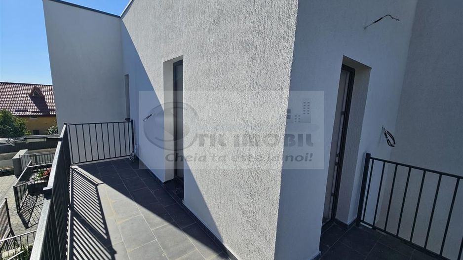 Apartament exclusivist dispus P+1E + curte 70mp - Poză 12