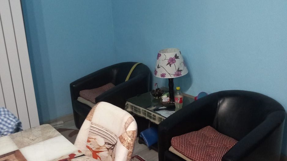 vand apartament cu o camera, parter cu terasa , zona Crihala - Poză 3