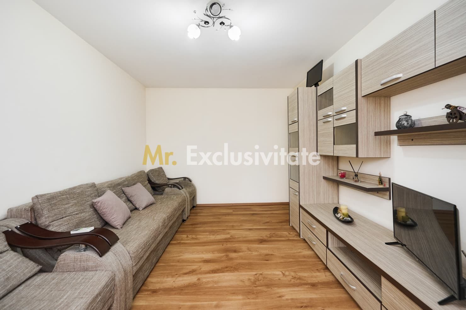 Apartament Mioveni , etajul 2 , decomandat ! - Poză 3