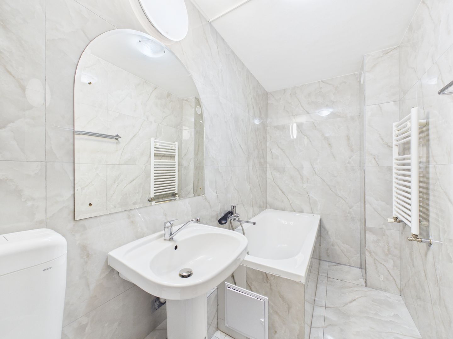 Oportunitate - 2 Apartamente 4 + 2 camere - Zona 13 Septembrie - Poză 23