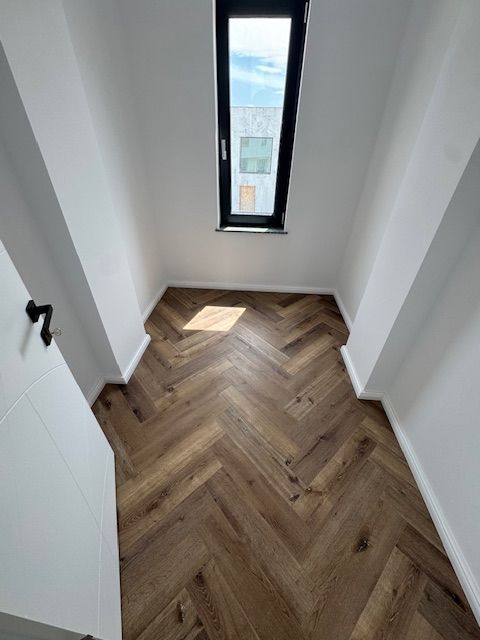 Vila Tunari cu vedere la LAC, 135m2 si curte mare - Poză 12