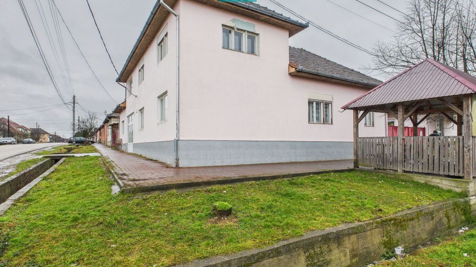 Casă modernă P+1, cu magazin, lângă orașul Sebiș - Poză 10
