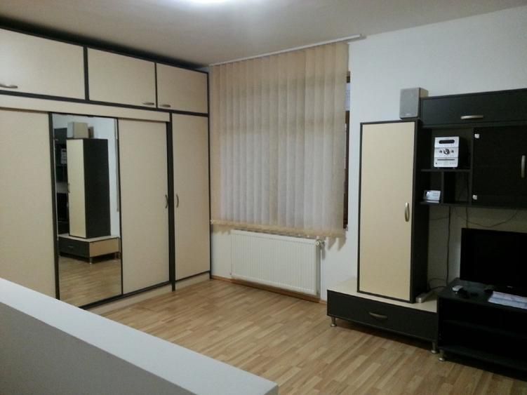 Apartament cu o camera | 40 mp | Bucatarie Separata | Centrala Proprie | UMF - Poză 4