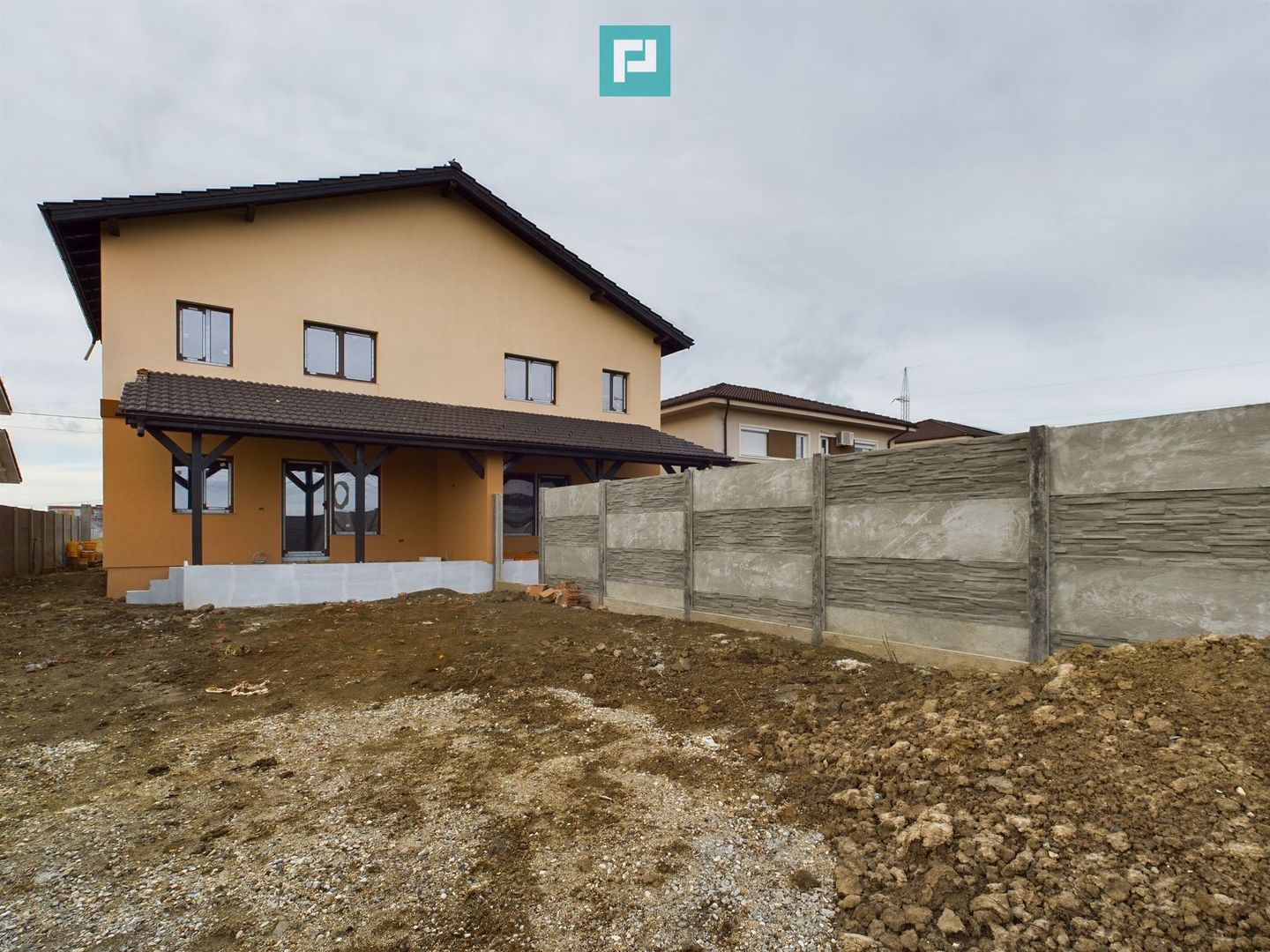 Duplex în Moșnița Nouă, în spate la Castel - Poză 9