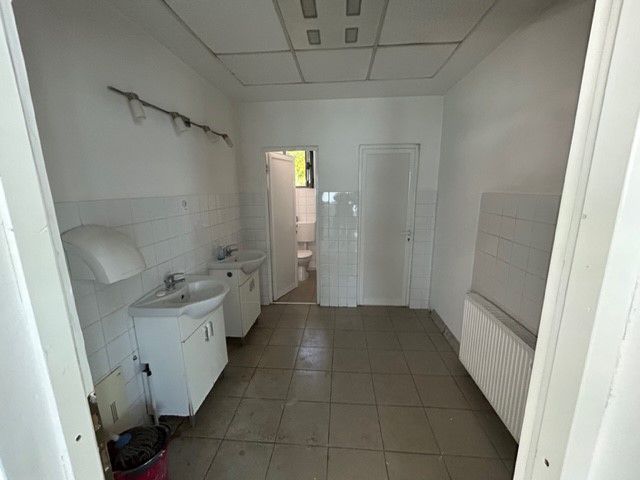 Inchiriere cladire moderna pentru clinica privata sau birouri - Poză 5