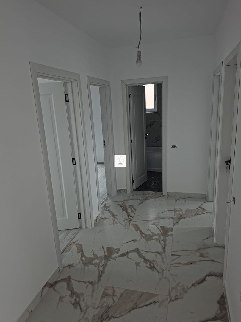 Casa 4 camere Crevedia - Poză 32