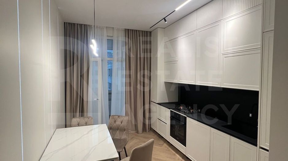 Chirie, apartament, 3 camere, str. Vasile Lupu, sectorul Buiucani - Poză 3