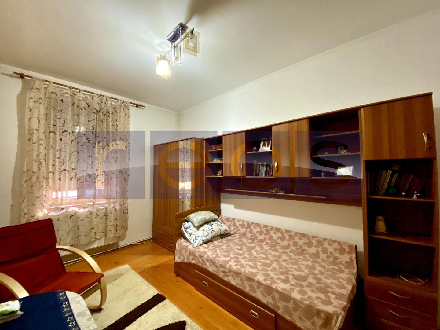DE VANZARE 3 CAMERE 100 MP | BOXA 10 MP | SEBASTIAN | VULCAN CENTER - Poză 9