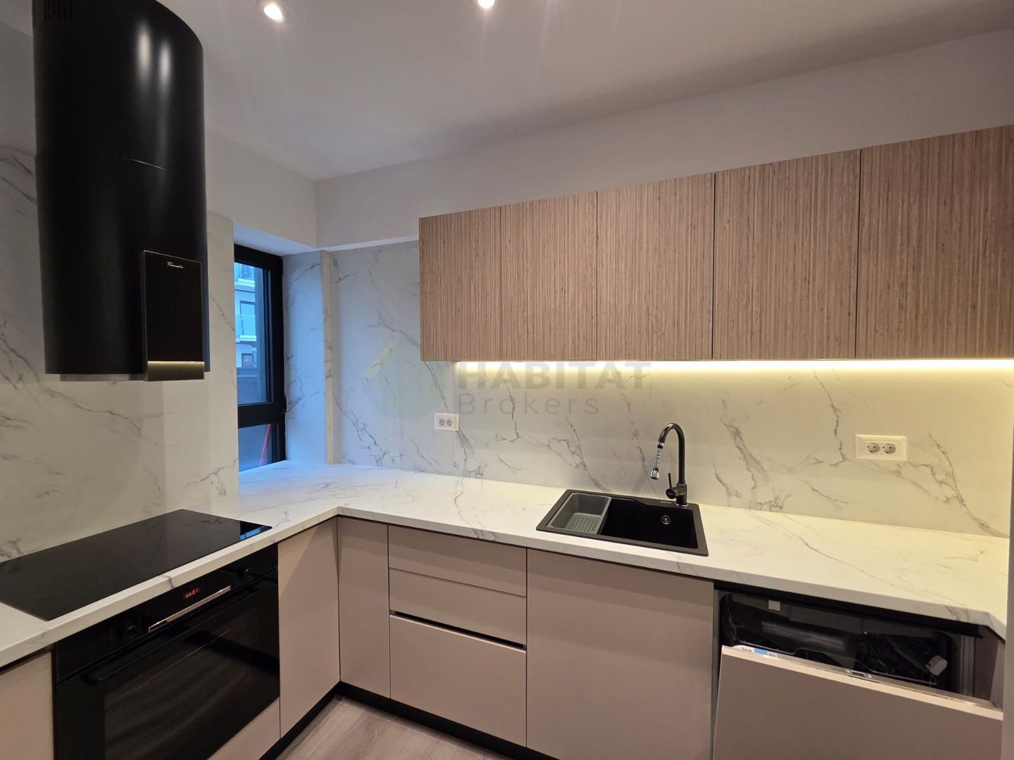 Apartament spectaculos cu grădină privată de 152 mp – disponibil spre închiriere - Poză 8
