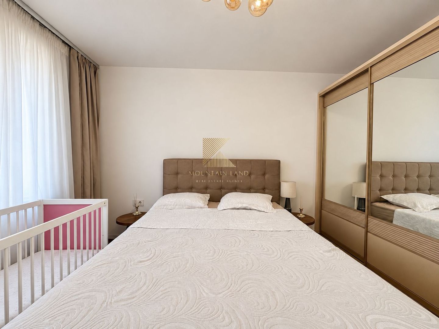 Apartament premium cu 2 camere, decomandat, etaj 5, Kasper Coresi Mall - Poză 5