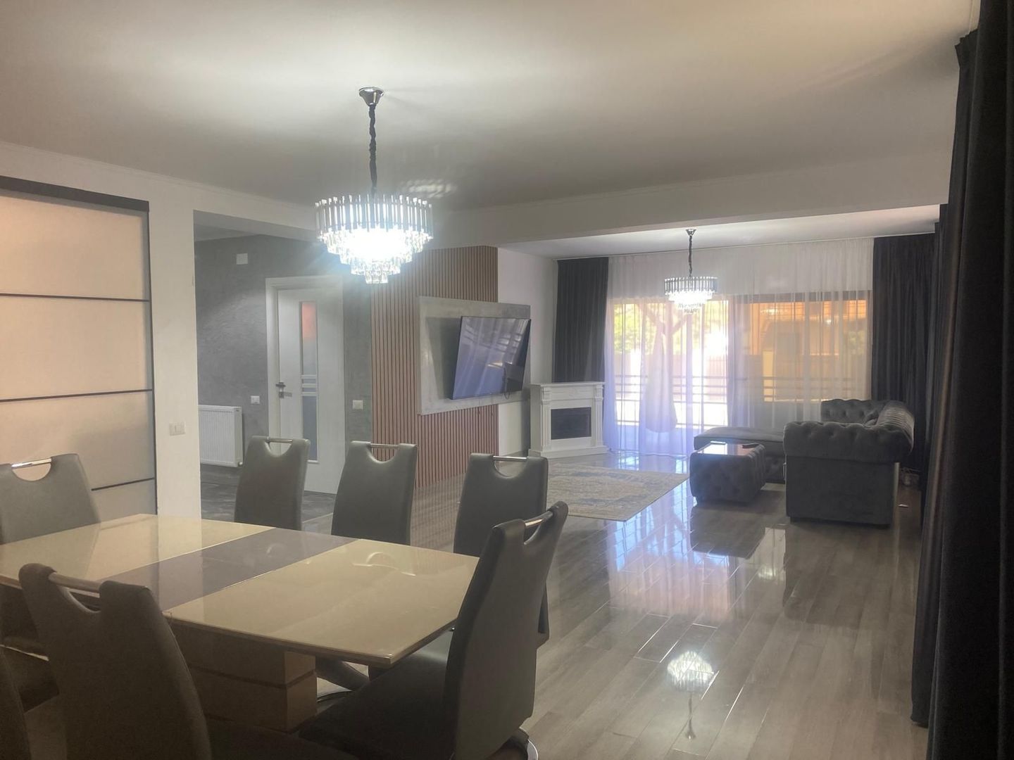 Gata de locuit! Vanzare casa cu 6 camere in Targoviste - Poză 2