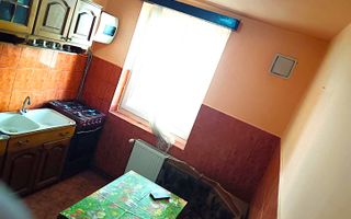 Vand apartament decomandat spatios cu 2 camere in Oravita. Comision ,,0'' - Poză 8