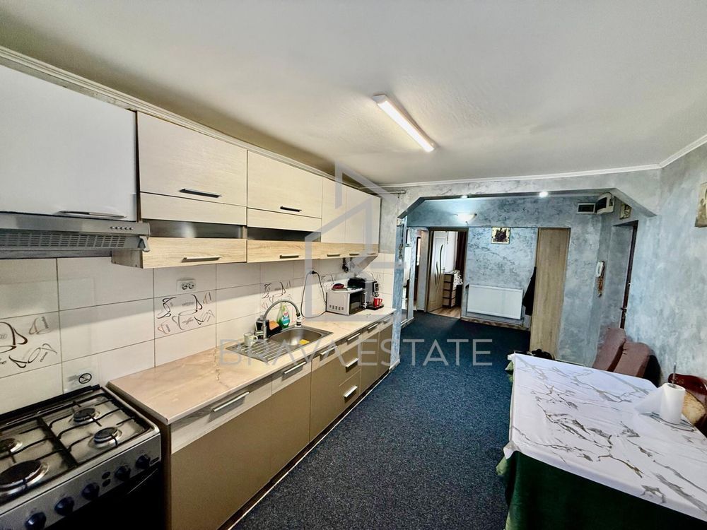 Apartament 3 camere, balcon, garaj, beci,  zona Floresti - Poză 1