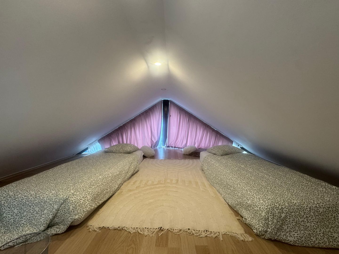 Pensiune deosebită în Bran || priveliște panoramică, facilitati premium - Poză 21