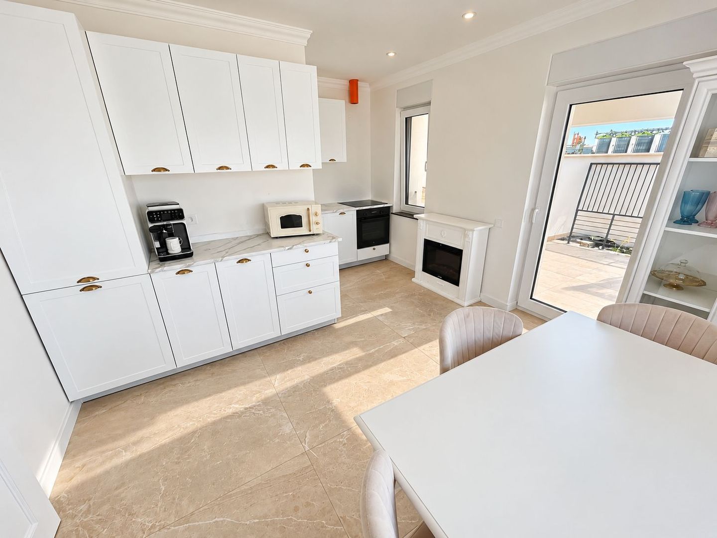 CASĂ MODERNĂ DE ÎNCHIRIAT ÎN SÂNTANDREI - Poză 6