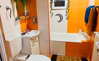 Confort inteligent! Apartament transformat in 3 camere, zona 1 Mai - Poză 9
