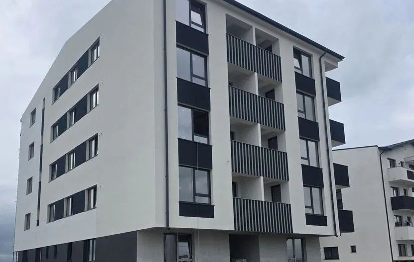 Apartament cu 3 camere de vânzare în Calea Bucuresti, Craiova - Poză 1