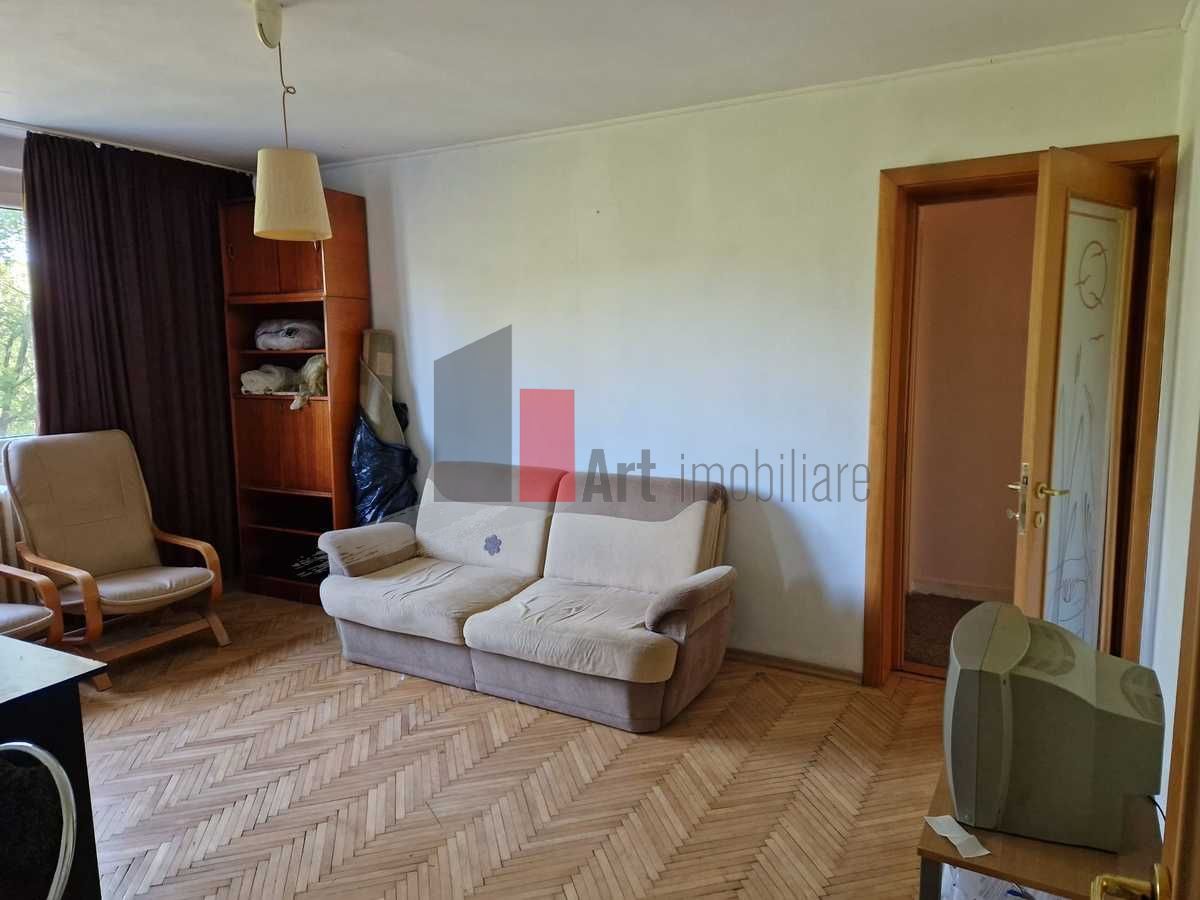 Vânzare apartament 3 camere Brâncoveanu-Nițu Vasile - Poză 1