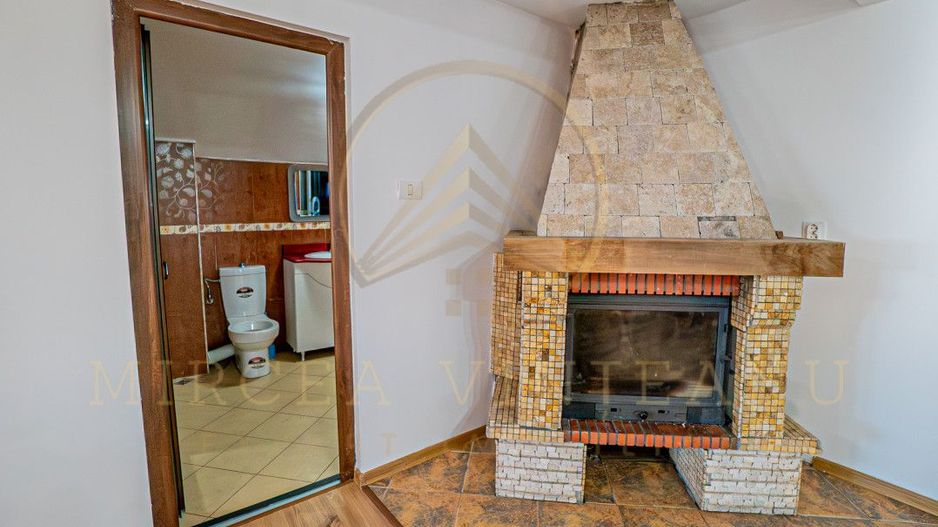 Lazu - Vila de vânzare compusă din P+1E+M. - Poză 47