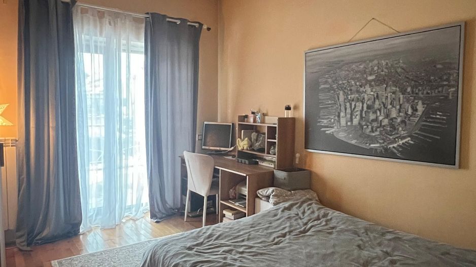 Vila Damaroaia - langa lacul Grivita - Poză 9