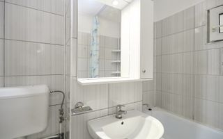 Apartament Mioveni , etajul 2 , decomandat ! - Poză 9