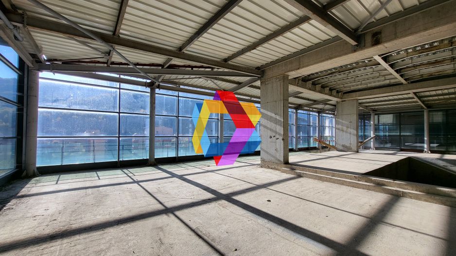 Clădire mixta -3600 mp - Poză 5