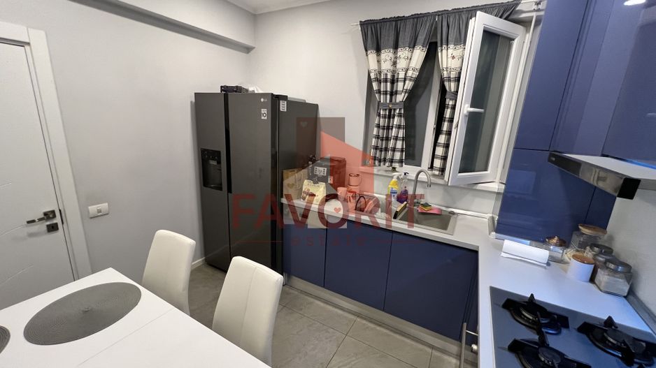 Parcare subterana si supraterana . Etaj 1 cu lift. Pozitie excelenta. - Poză 7